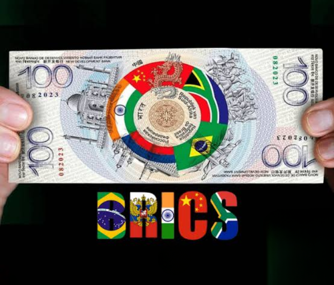 क्या डॉलर का राज कमज़ोर पड़ रहा है? BRICS Summit से निकली असली बात